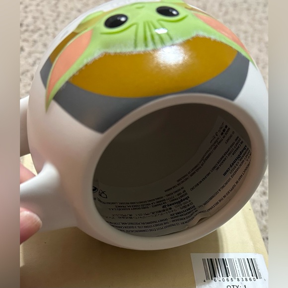 Disney Mandalorian Cup - Picture 3 of 3